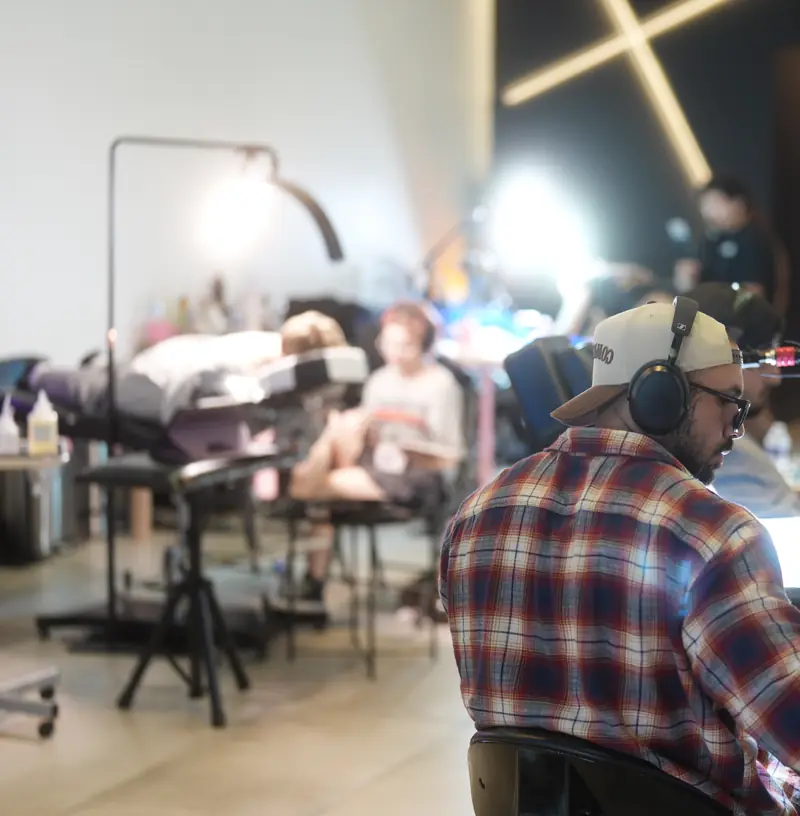 An Orlando Kings artist at work on a client