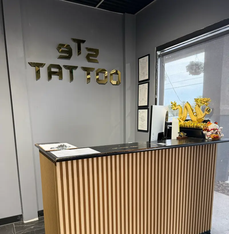 The reception desk at T92